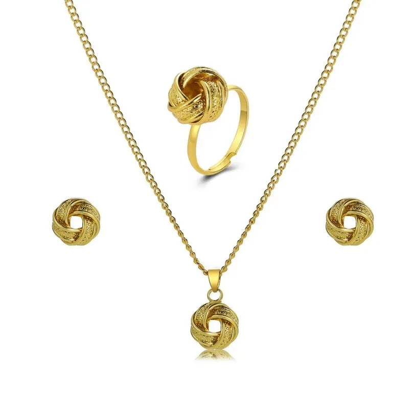 Three-dimensional Three Piece Set