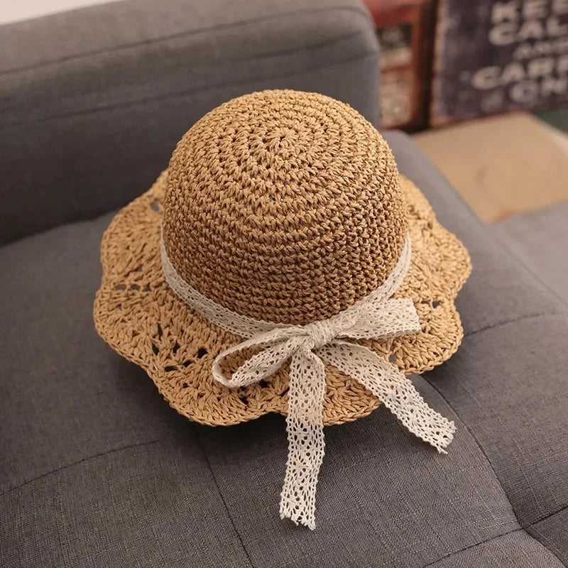 Summer Straw Bow Lace Baby Hat in beige and brown with lace chin ties, ideal for 0-3 years old with 44-54 cm head circumference.