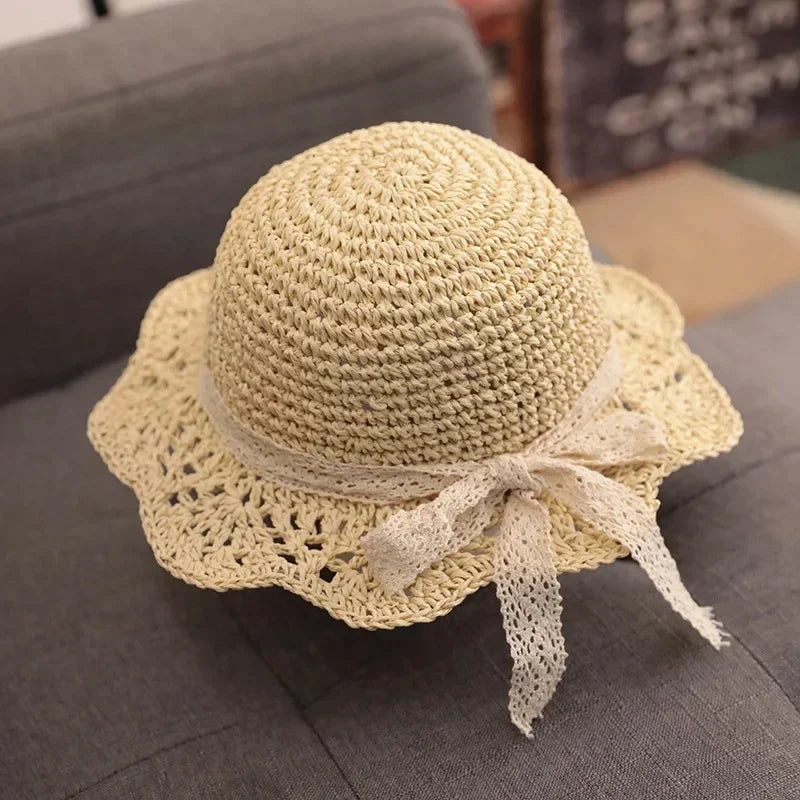 Summer Straw Bow Lace Baby Hat in beige and brown with lace chin ties, ideal for 0-3 years old with 44-54 cm head circumference.
