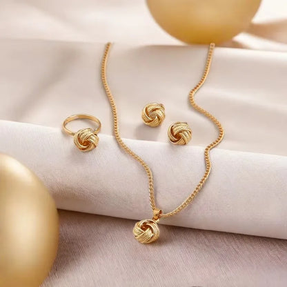 Three-dimensional Three Piece Set