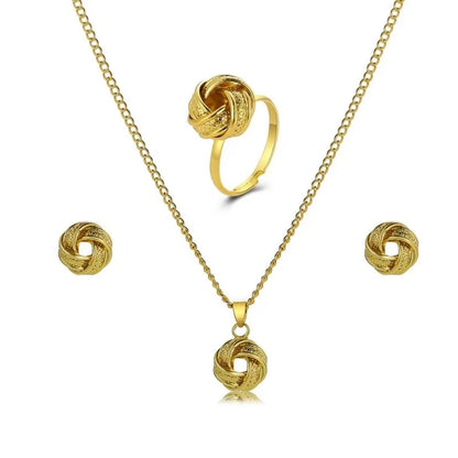 Three-dimensional Three Piece Set